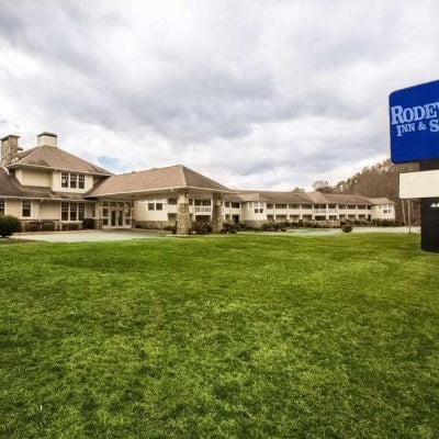 Rodeway Inn & Suites Cherokee On the River Thumbnail