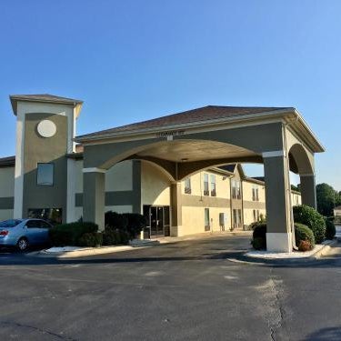 Baymont by Wyndham Creedmoor Thumbnail