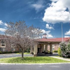 Red Roof Inn & Suites Hermitage Thumbnail