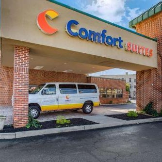 Comfort Suites Bethlehem Near Lehigh University and LVI Airport Thumbnail