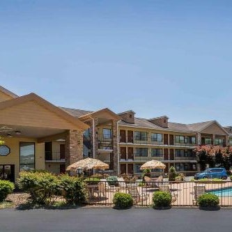 Quality Inn & Suites Sevierville - Pigeon Forge Thumbnail