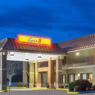 Super 8 by Wyndham Knoxville North/Powell Thumbnail
