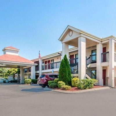 Econo Lodge Inn & Suites Murfreesboro Shopping District Thumbnail