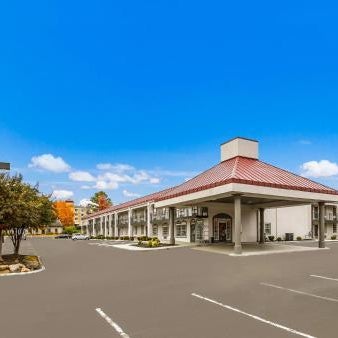 Red Roof Inn Knoxville North - Merchants Drive Thumbnail
