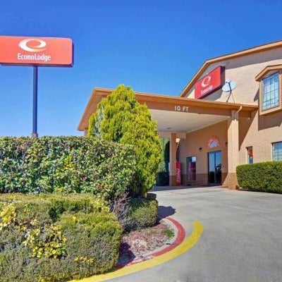 Super 8 by Wyndham Decatur Texas Thumbnail