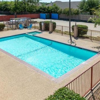 Days Inn by Wyndham Granbury Thumbnail