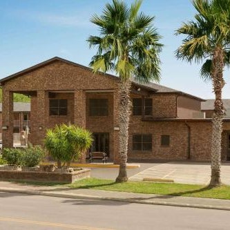 Super 8 by Wyndham Universal City Thumbnail