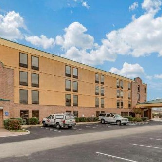 Spark By Hilton San Antonio Northwest Near Six Flags Thumbnail