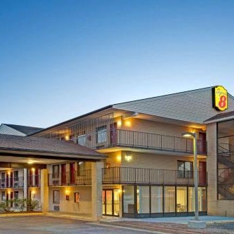Super 8 by Wyndham Fredericksburg Thumbnail