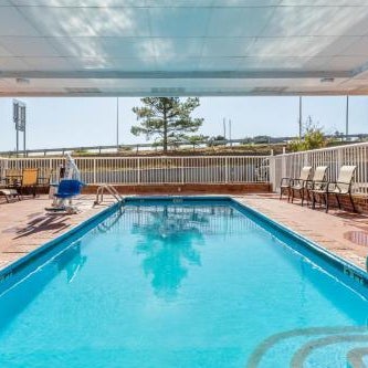 Country Inn & Suites by Radisson, Lumberton, NC Thumbnail