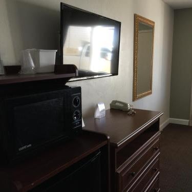 Red Carpet Inn & Suites - Danville Thumbnail