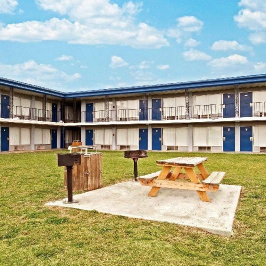 Americas Best Value Inn Garland Thumbnail