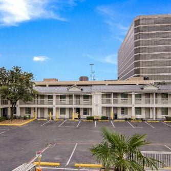 Quality Inn & Suites Dallas-Cityplace Thumbnail