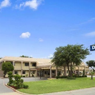 Days Inn by Wyndham Dallas Irving Market Center Thumbnail