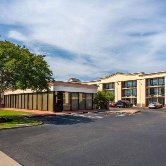 Days Inn by Wyndham Hampton Near Coliseum Convention Center Thumbnail