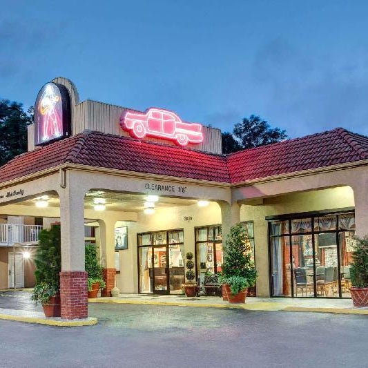 Days Inn by Wyndham Memphis at Graceland Thumbnail