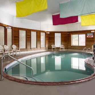 Days Inn by Wyndham Marquette Thumbnail