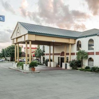 Days Inn by Wyndham New Braunfels Thumbnail