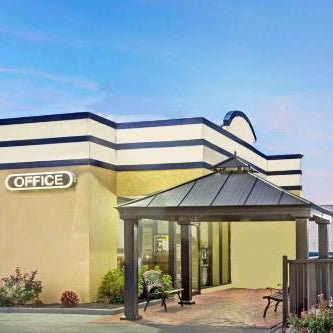 Days Inn by Wyndham Norfolk Military Circle Thumbnail