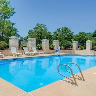Days Inn by Wyndham Newport News City Center Oyster Point Thumbnail