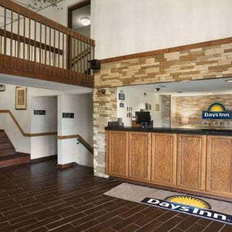 Ramada by Wyndham Pittsburgh/New Stanton Thumbnail