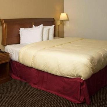 Express Inn & Suites Thumbnail