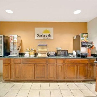 Days Inn by Wyndham McKinney Thumbnail