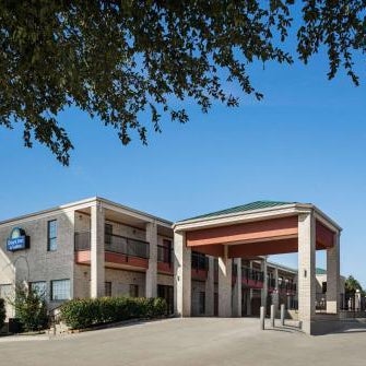 Days Inn by Wyndham San Antonio Near Fiesta Park Thumbnail