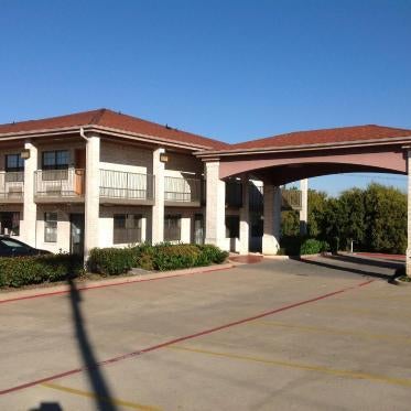 Heritage Inn Grand Prairie Thumbnail