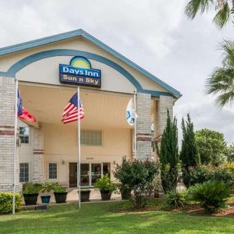 Days Inn by Wyndham San Antonio Southeast/Frost Bank Center Thumbnail
