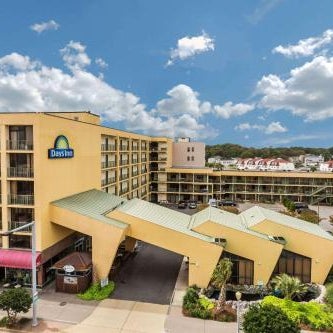 Days Inn by Wyndham Virginia Beach At The Beach Thumbnail