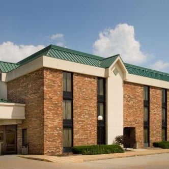 Wingate by Wyndham St. Louis/Fenton Route 66 Thumbnail