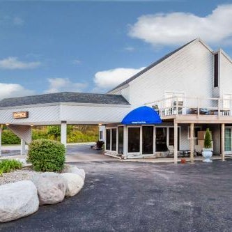 Knights Inn Mackinaw City Thumbnail