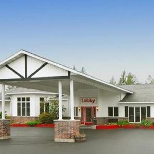 Econo Lodge Lakeshore Thumbnail