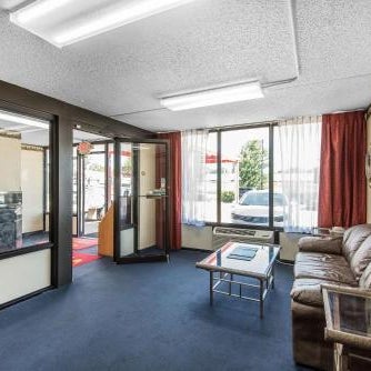 Econo Lodge Oak Grove Thumbnail