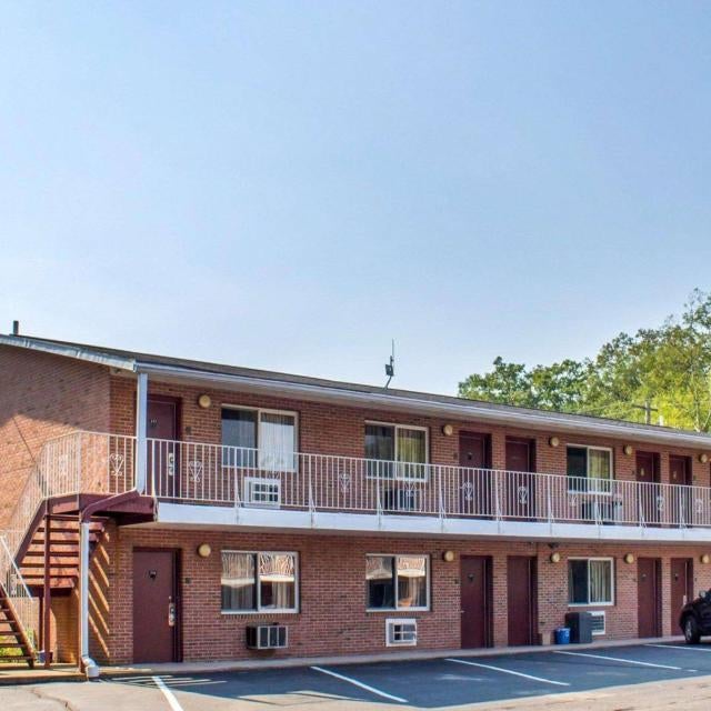 Econo Lodge Drums Thumbnail