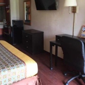 Regency Inn & Suites By OYO Bay City TX Thumbnail