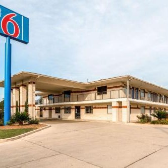 Motel 6-San Antonio, TX - South WW White Rd Thumbnail