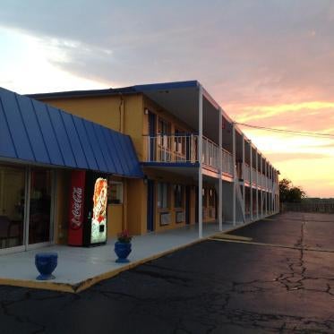 Belmont Inn and Suites Thumbnail