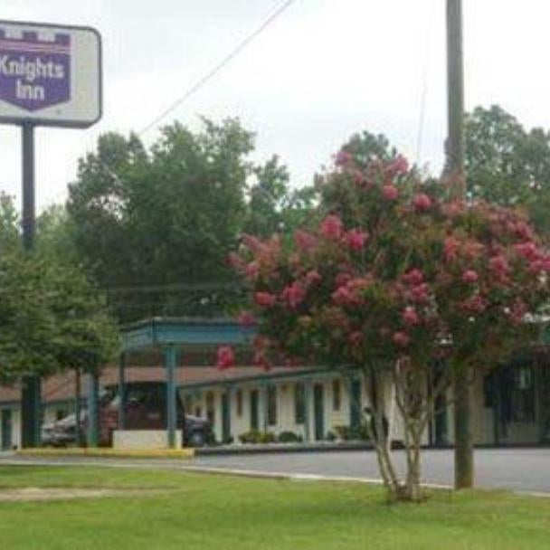 Knights Inn Emporia Thumbnail