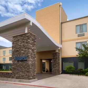 Fairfield Inn & Suites by Marriott Arlington Near Six Flags Thumbnail