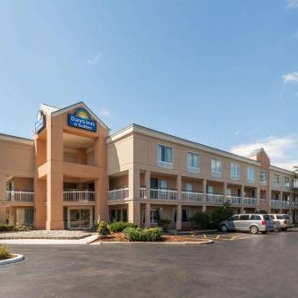 Days Inn & Suites by Wyndham Warren Thumbnail