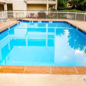 Super 8 by Wyndham New Cumberland Thumbnail