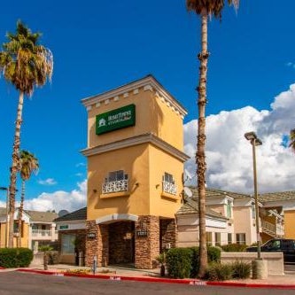 HomeTowne Studios Phoenix - Black Canyon Highway Thumbnail