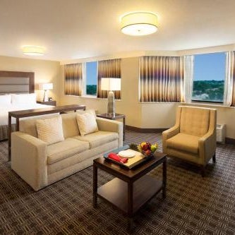 Hilton Crystal City At Ronald Reagan National Airport Thumbnail