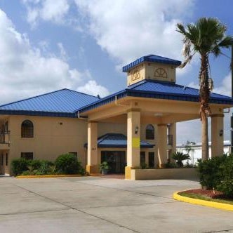 Super 8 by Wyndham Sealy Thumbnail