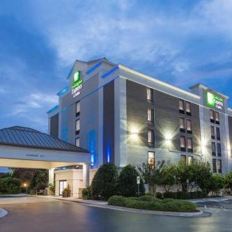 Holiday Inn Express Hotel & Suites Wilmington-University Ctr By IHG Thumbnail