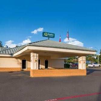 Quality Inn & Suites Lufkin Thumbnail