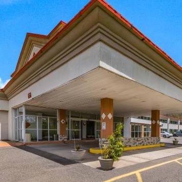 Red Carpet Inn & Suites Thumbnail