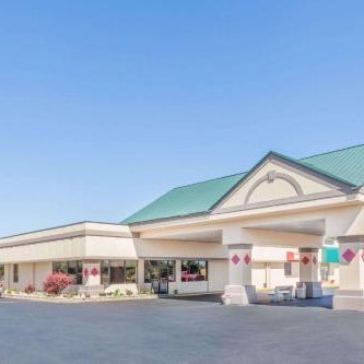 Ramada Hotel & Conference Center by Wyndham Grayling Thumbnail